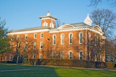 Costruzione su una città universitaria dell'istituto universitario in Indiana Fotografia Stock Libera da Diritti Costruzione su una città universitaria dell'istituto universitario in Indiana Fotografia Stock Libera da Diritti