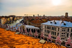 Costruzioni variopinte a Venezia prima del tramonto fotografie stock Costruzioni variopinte a Venezia prima del tramonto fotografie stock
