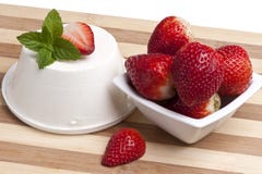 Cottage Cheese And Strawberries Royalty Free Stock Photos Cottage Cheese And Strawberries Royalty Free Stock Photos