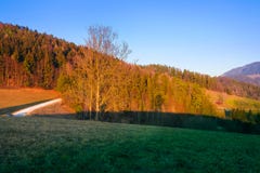 Coucher du soleil dans les collines styrian images stock Coucher du soleil dans les collines styrian images stock