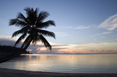 Coucher du soleil de plage - paradis Coucher du soleil de plage - paradis