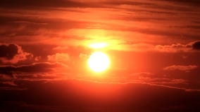 Coucher du soleil nuageux Coucher du soleil nuageux