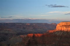 Couches ensoleillées dans Grand Canyon image libre de droits Couches ensoleillées dans Grand Canyon image libre de droits