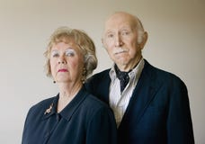 Couples aînés arrogants image libre de droits Couples aînés arrogants image libre de droits
