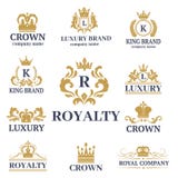 Couronnez l'illustration de luxe de vecteur de kingdomsign d'ornement héraldique blanc de la meilleure qualité d'insigne de vinta illustration stock Couronnez l'illustration de luxe de vecteur de kingdomsign d'ornement héraldique blanc de la meilleure qualité d'insigne de vinta illustration stock