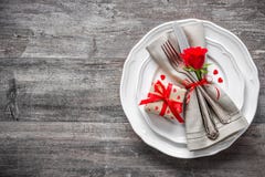 Couvert de table de jour de valentines photographie stock libre de droits Couvert de table de jour de valentines photographie stock libre de droits