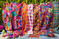 Couvertures traditionnelles sur le marché en plein air dans San Pedro, Belize photo stock Couvertures traditionnelles sur le marché en plein air dans San Pedro, Belize photo stock