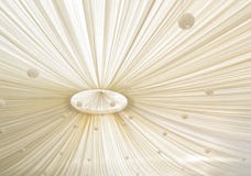 Couvrez le decoratio ceeling pour l'événement blanc et faites la fête la tente photos stock Couvrez le decoratio ceeling pour l'événement blanc et faites la fête la tente photos stock