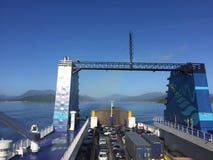Cozinheiro Strait, Nova Zelândia - 12 de fevereiro de 2016: o interislande imagens de stock Cozinheiro Strait, Nova Zelândia - 12 de fevereiro de 2016: o interislande imagens de stock