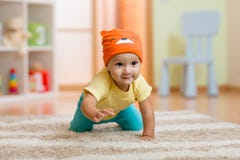 Free Crawling Baby Boy At Home On Floor Royalty Free Stock Photos - 61694198