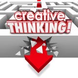 Creatief het Denken Oplossend Probleem die door Maze Arrow verpletteren royalty-vrije illustratie Creatief het Denken Oplossend Probleem die door Maze Arrow verpletteren royalty-vrije illustratie