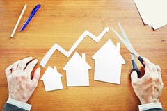 Crecimiento en ventas de las propiedades inmobiliarias foto de archivo Crecimiento en ventas de las propiedades inmobiliarias foto de archivo