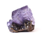 Cristalli porpora della fluorite su blenda immagine stock libera da diritti Cristalli porpora della fluorite su blenda immagine stock libera da diritti