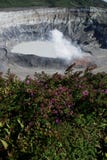 Cráter y lago del volcán Poas Imagenes de archivo Cráter y lago del volcán Poas Imagenes de archivo