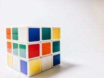 Cubo do ` s de Rubik no fundo branco imagens de stock Cubo do ` s de Rubik no fundo branco imagens de stock
