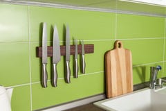 Cucina nel bianco verde immagini stock Cucina nel bianco verde immagini stock