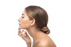 Cuidados hermosos de la mujer para el cuello de la piel imagen de archivo libre de regalías Cuidados hermosos de la mujer para el cuello de la piel imagen de archivo libre de regalías