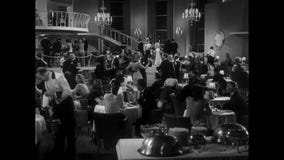 Cuisson tirée des personnes au restaurant banque de vidéos Cuisson tirée des personnes au restaurant banque de vidéos