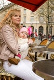 cukierniana córka jej macierzysta ulica zdjęcia stock cukierniana córka jej macierzysta ulica zdjęcia stock