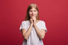 Cunninggood смотря женщину смотря в сторону держащ руку совместно стоковые изображения Cunninggood смотря женщину смотря в сторону держащ руку совместно стоковые изображения