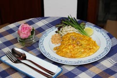 Cuscinetto dell'omelette tailandese fotografie stock libere da diritti Cuscinetto dell'omelette tailandese fotografie stock libere da diritti