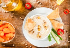 Cuvette de houmous images stock Cuvette de houmous images stock