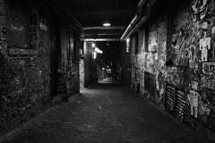 Czarny i biały fotografia starego grunge brudna ulica obraz stock Czarny i biały fotografia starego grunge brudna ulica obraz stock
