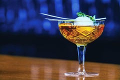 Cóctel del whisky imágenes de archivo libres de regalías Cóctel del whisky imágenes de archivo libres de regalías