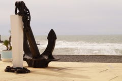 Côte de la Mer Noire, Sotchi Pendant le vent violent et la tempête photographie stock libre de droits Côte de la Mer Noire, Sotchi Pendant le vent violent et la tempête photographie stock libre de droits