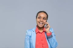 Da menina afro-americano esperta do telefonema da pilha da mulher de negócio mulher de negócios feliz faladora nova Looking To Co Fotos de Stock Da menina afro-americano esperta do telefonema da pilha da mulher de negócio mulher de negócios feliz faladora nova Looking To Co Fotos de Stock