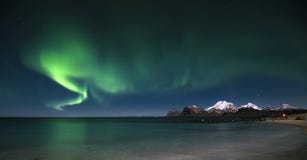 Dame Aurora Zij danst in de nacht stock afbeelding Dame Aurora Zij danst in de nacht stock afbeelding