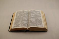 Das Legen der heiligen Bibel öffnete sich stockfoto Das Legen der heiligen Bibel öffnete sich stockfoto
