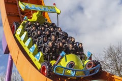 De achtbaan van de Rcraceauto in disneyland Parijs royalty-vrije stock afbeelding De achtbaan van de Rcraceauto in disneyland Parijs royalty-vrije stock afbeelding