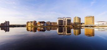 De architectuur van Belfast langs Rivier Lagan stock afbeeldingen De architectuur van Belfast langs Rivier Lagan stock afbeeldingen