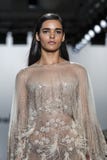 De baan van Pamella Roland SS 2018 toont stock afbeelding De baan van Pamella Roland SS 2018 toont stock afbeelding