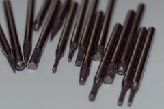 De beetjes van de diamantboor op witte achtergrond De mening van de close-up stock afbeeldingen De beetjes van de diamantboor op witte achtergrond De mening van de close-up stock afbeeldingen