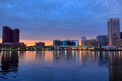 De Binnenhaven van Baltimore bij Schemer royalty-vrije stock fotografie De Binnenhaven van Baltimore bij Schemer royalty-vrije stock fotografie