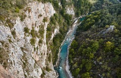 De diepste canion in Europa Tara River Canyon montenegro stock afbeelding De diepste canion in Europa Tara River Canyon montenegro stock afbeelding