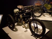 DE Dion Bouton Tricycle bij Louwman-Museum stock afbeelding DE Dion Bouton Tricycle bij Louwman-Museum stock afbeelding