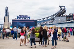 De doctorandus in de letteren van één Gillette Stadium Foxboro van Richtingsventilators stock foto De doctorandus in de letteren van één Gillette Stadium Foxboro van Richtingsventilators stock foto