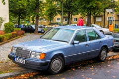 De e-Klasse van Mercedes-Benz W124 royalty-vrije stock afbeelding De e-Klasse van Mercedes-Benz W124 royalty-vrije stock afbeelding