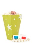 De emmer van de popcorn, twee kaartjes en 3D glazen Stock Afbeeldingen