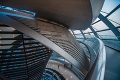 De futuristische mening van Berlin Reichskuppel van het Cybernoodlot royalty-vrije stock afbeelding De futuristische mening van Berlin Reichskuppel van het Cybernoodlot royalty-vrije stock afbeelding