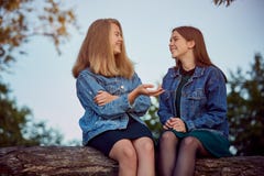 De geheimen van de meisjeszomer stock foto De geheimen van de meisjeszomer stock foto
