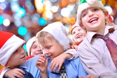De gelukkige jonge geitjes van Kerstmis royalty-vrije stock foto De gelukkige jonge geitjes van Kerstmis royalty-vrije stock foto