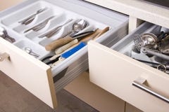 De georganiseerde Lade van de Keuken stock afbeeldingen De georganiseerde Lade van de Keuken stock afbeeldingen