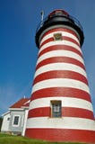 De HoofdVuurtoren van Quoddy van het westen, Maine, de V.S. stock fotografie De HoofdVuurtoren van Quoddy van het westen, Maine, de V.S. stock fotografie
