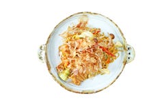 De hoogste die mening braadde de noedels van yakisoba met varkensvlees op plaat op witte achtergrond wordt geïsoleerd stock foto's De hoogste die mening braadde de noedels van yakisoba met varkensvlees op plaat op witte achtergrond wordt geïsoleerd stock foto's