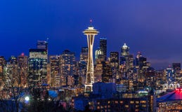 De horizonpanorama van Seattle bij zonsondergang van Kerry Park in Seattle royalty-vrije stock fotografie De horizonpanorama van Seattle bij zonsondergang van Kerry Park in Seattle royalty-vrije stock fotografie