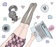 De jonge mooie vrouw met kat babbelt online Lange mooie benen in kousen en korte kleding Zachte gekleurde getrokken hand Royalty-vrije Stock Afbeeldingen De jonge mooie vrouw met kat babbelt online Lange mooie benen in kousen en korte kleding Zachte gekleurde getrokken hand Royalty-vrije Stock Afbeeldingen